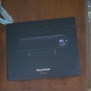 Peloton Guide in Black